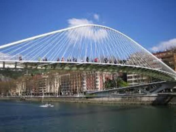 Apartamento Con Garaje Opcional Con 2 Banos Cerca Ayuntamiento Lägenhet Bilbao Exteriör bild