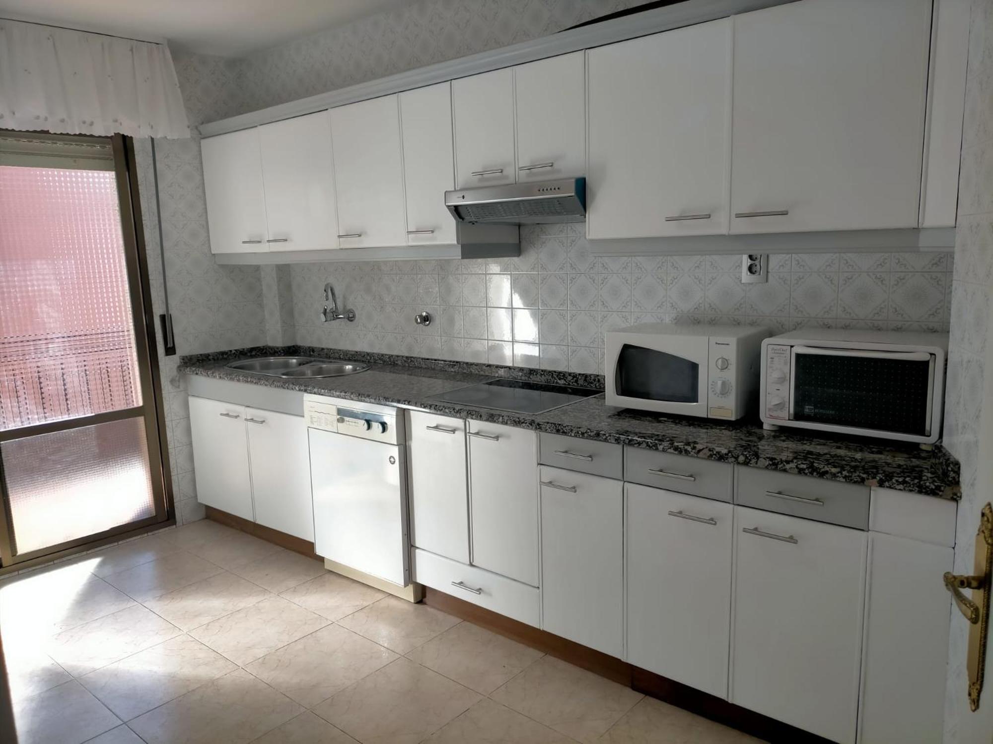Apartamento Con Garaje Opcional Con 2 Banos Cerca Ayuntamiento Lägenhet Bilbao Exteriör bild
