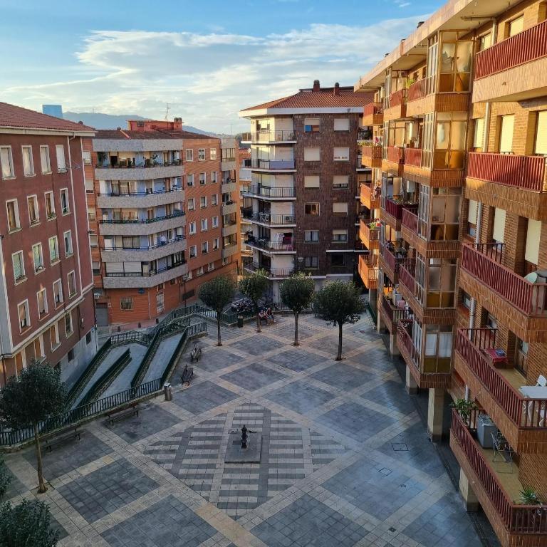 Apartamento Con Garaje Opcional Con 2 Banos Cerca Ayuntamiento Lägenhet Bilbao Exteriör bild